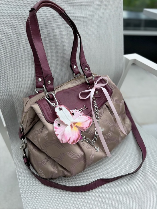 Coach Handbags - vintage Coach Ashley Op Art Purple & Beige Tote Bag